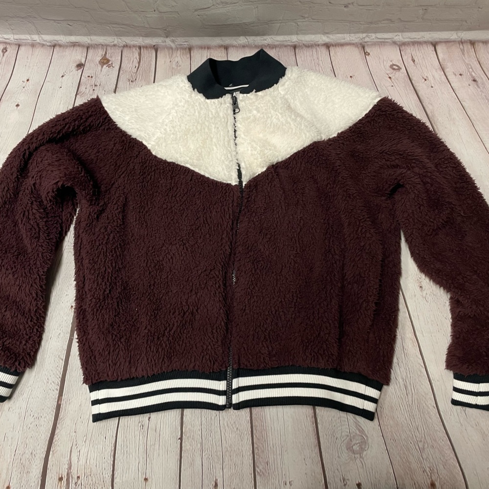 Women’s Nike Jacket size medium EUC